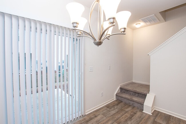 Foto del edificio - BEAUTIFUL 2 BD Townhome in MIDLAND AVAILABLE DECEMBER 2025