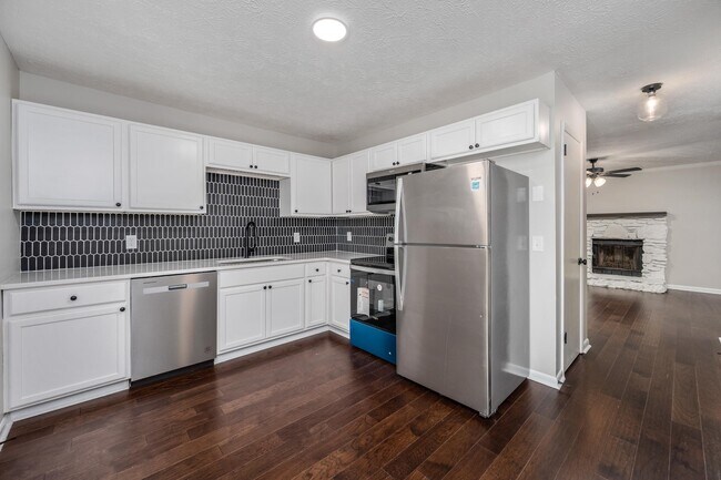 Foto del edificio - 2212 Cabin Hill Rd