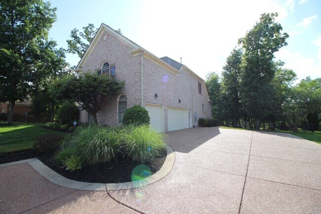 Building Photo - 2496 Titans Ln