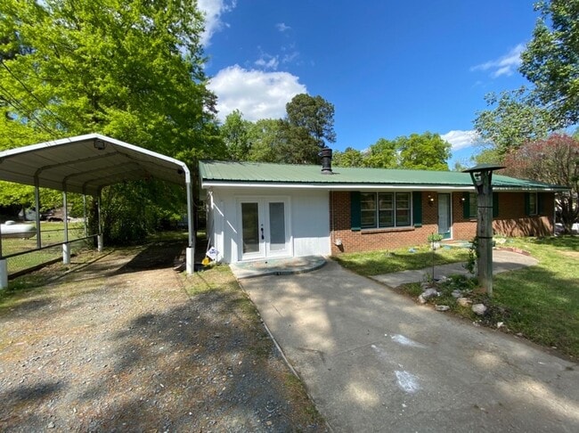 Photo - Remodeled 3Bed/2Bath home in Durham