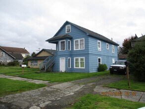 Building Photo - 913 W 1st St