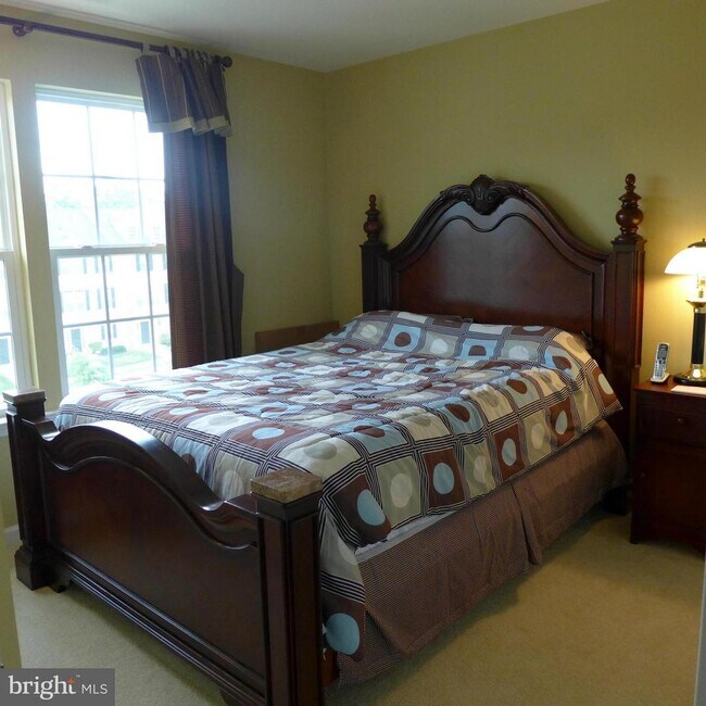 Building Photo - 9301 Paragon Way