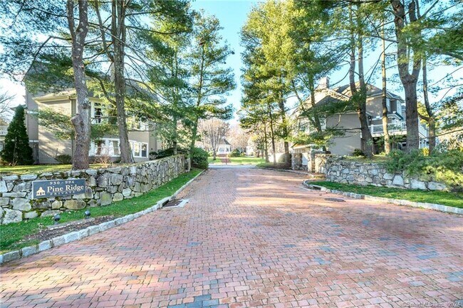 Foto del edificio - 932 S Pine Creek Rd