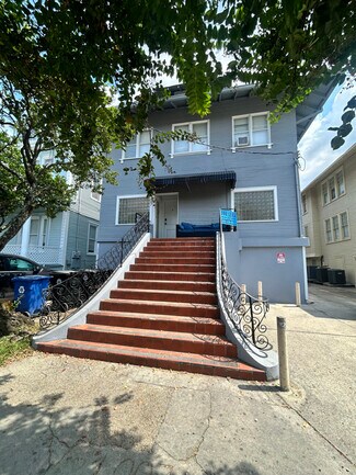 Building Photo - 1009 Broadway St