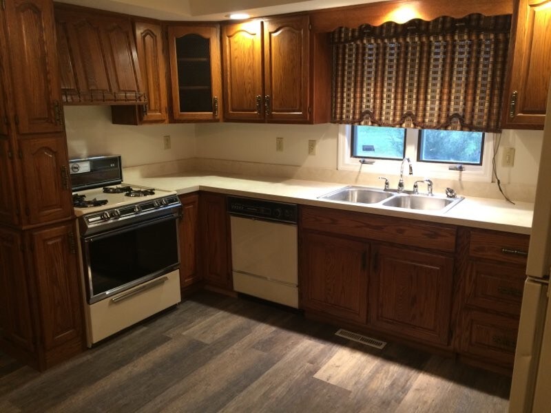 Kitchen - 1911 W High St NE