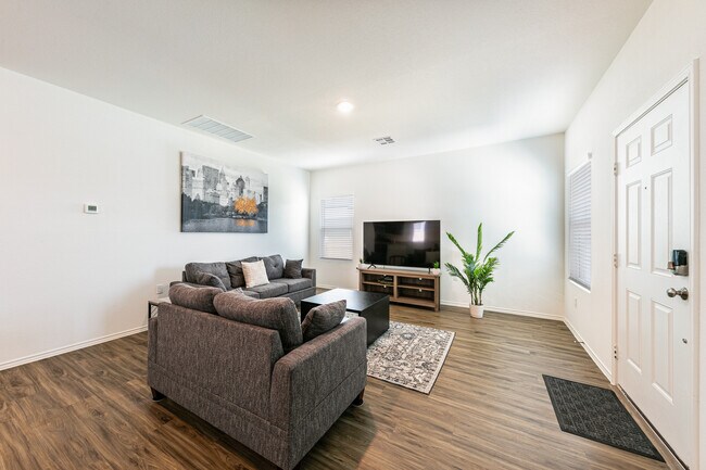 Foto del edificio - 14112 Lyndora Ln