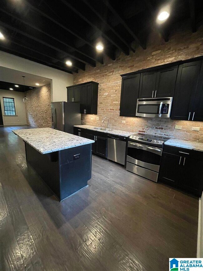 Building Photo - 509 Barristers Ct
