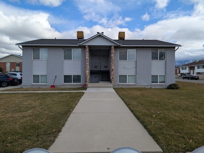 Building Photo - 8471 W Bridge Rd
