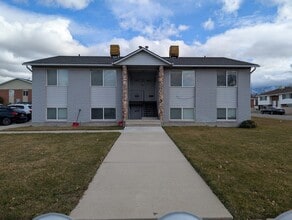 Building Photo - 8471 W Bridge Rd
