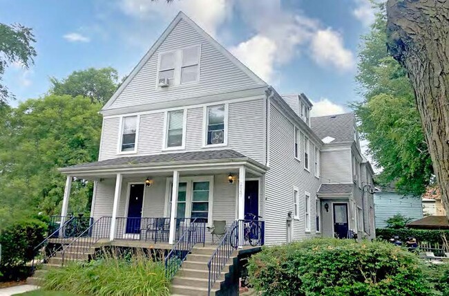 Building Photo - 2047 Asbury Ave