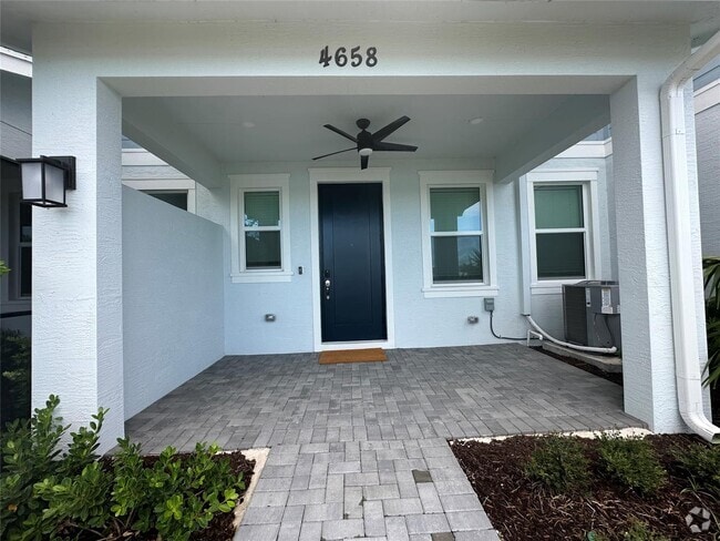 Building Photo - 4658 Longwood Lake Sq