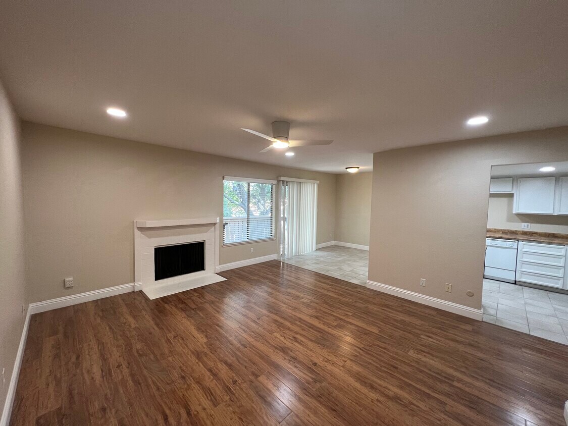 Primary Photo - 3701 Colonial Dr