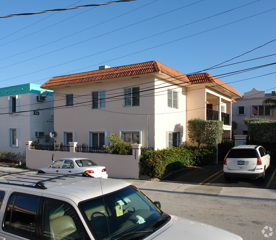 Building Photo - 321 Madison St