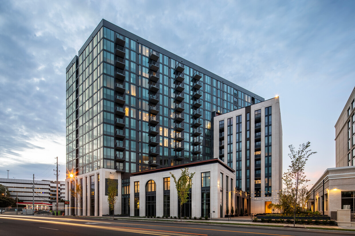 Primary Photo - Parke West Apartments