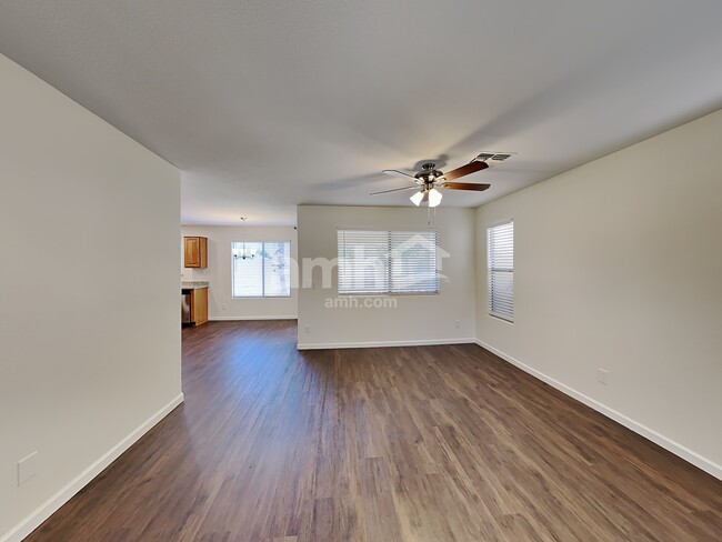 Foto del edificio - 12866 W Alvarado Rd