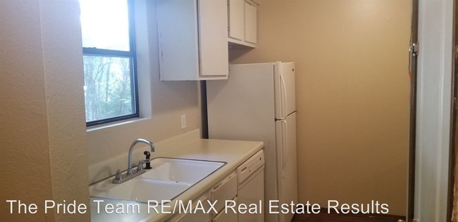 Building Photo - 2 br, 1 bath House - 917 N Turtle Creek Dr