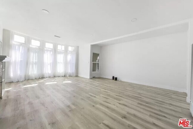 Living Room (South Facing) - 2304 N Cahuenga Blvd