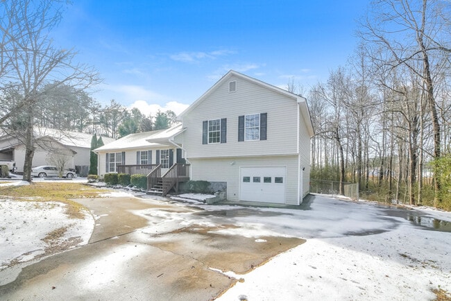 Building Photo - 250 Kendall Ln