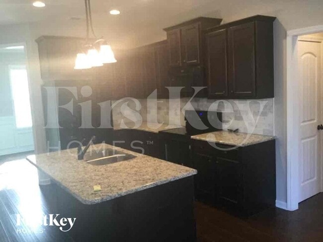 Building Photo - 320 Nelson Ln