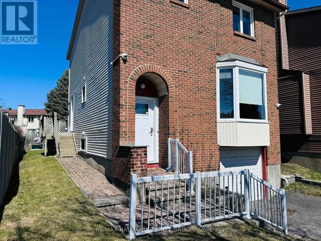Building Photo - 13 Coolspring Crescent
