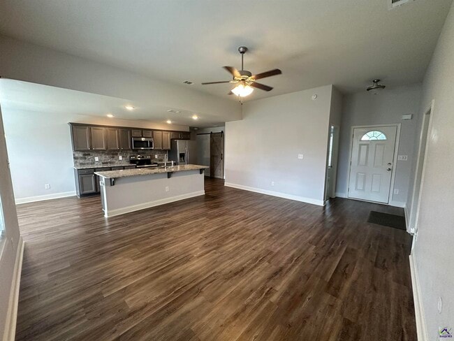 Building Photo - 137 Worchester Cir