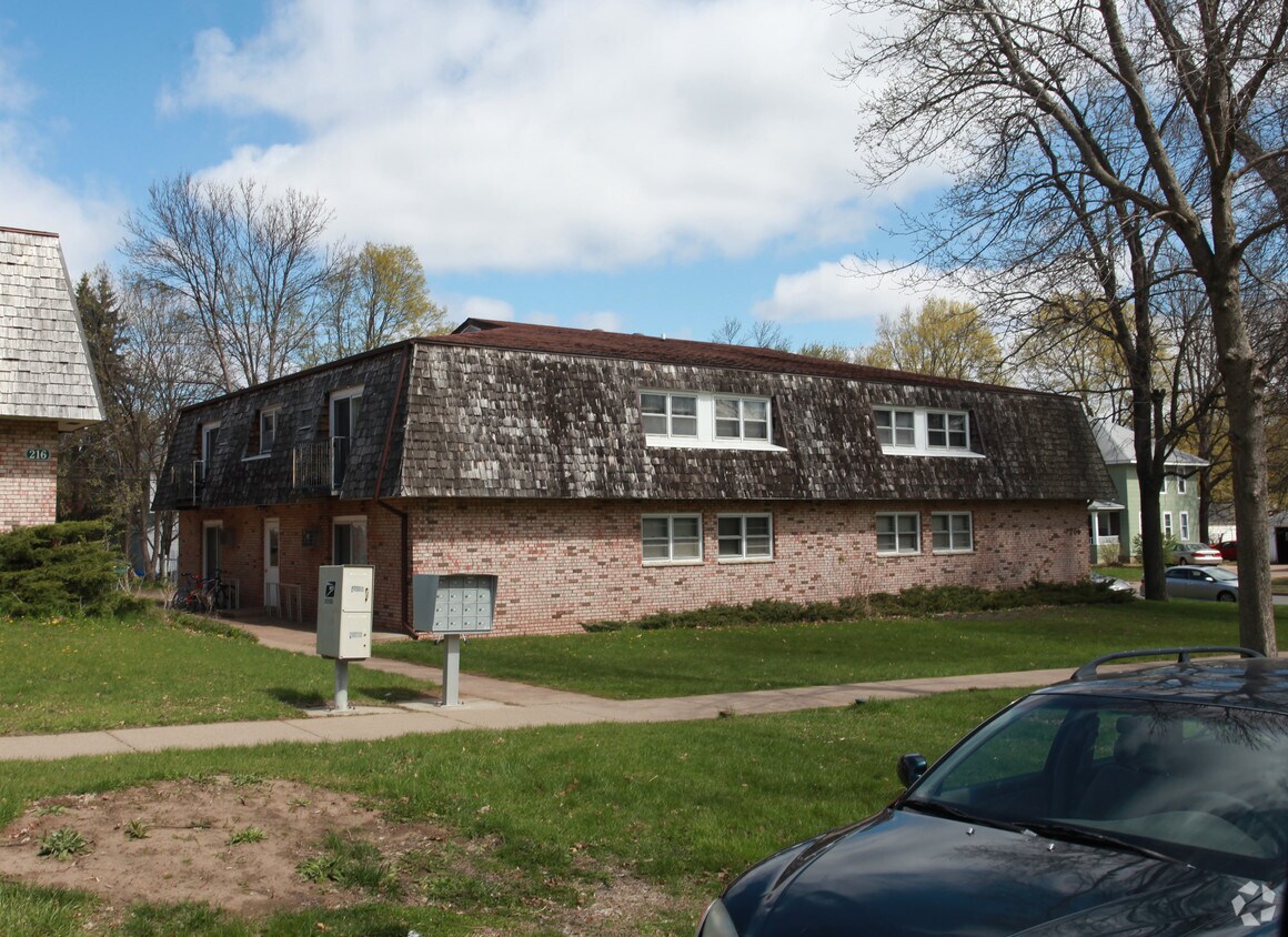 Building Photo - 206 Broadway St