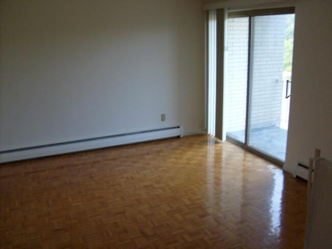 Foto del edificio - 100 Park Terrace Dr