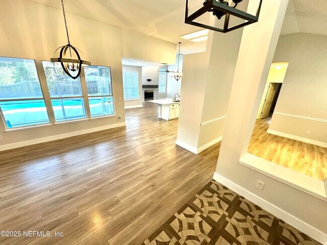 Foto del edificio - 836 Brookstone Ct
