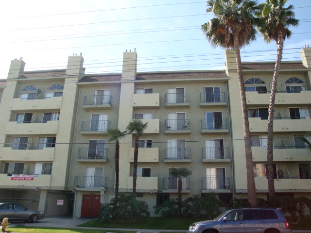 Foto del edificio - 11936 W Magnolia Blvd