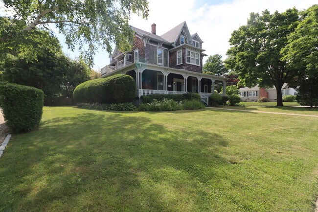 Foto del edificio - 883 Montauk Ave
