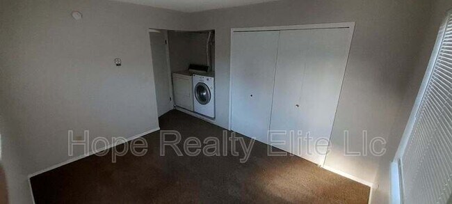 Building Photo - 1169 Mazatlan Cir