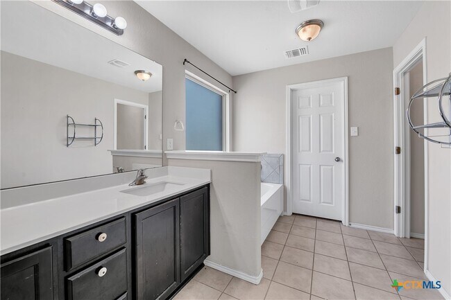 Building Photo - 6701 Mustang Creek Rd