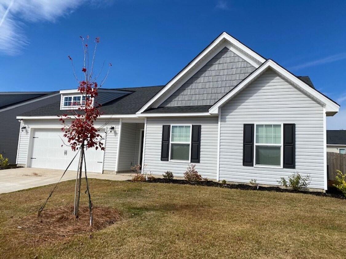 Primary Photo - ADORABLE SINGLE STORY HOME WITH TWO CAR GA...