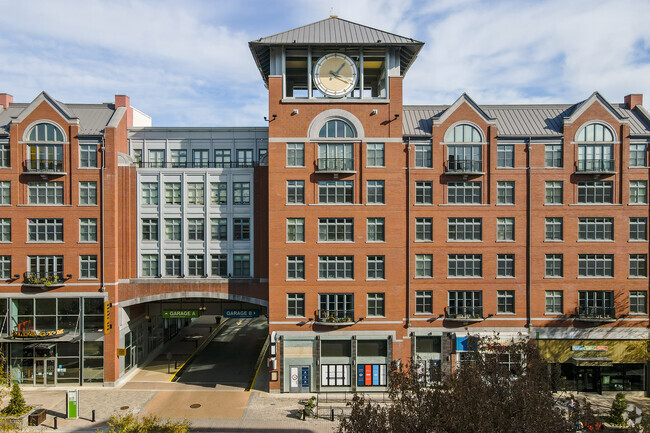 Apartments de estilo Paladian - Palladian at Rockville Town Square