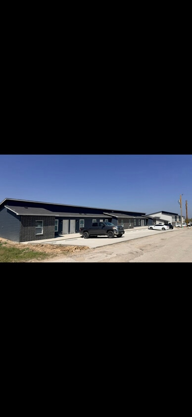 2/1 Y 2/2 - Apex Townhomes