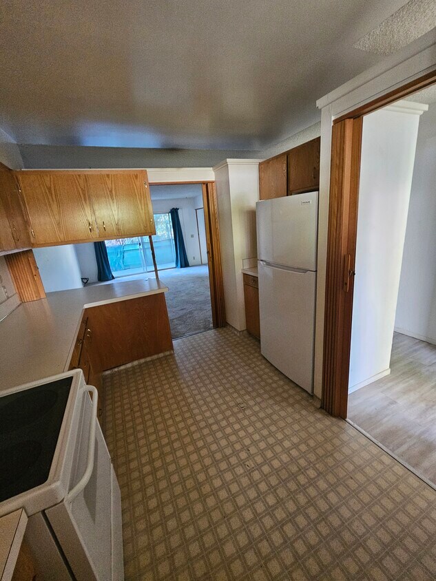 Kitchen - 475 Spring St