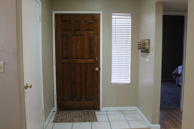 Foto del edificio - Cute Condo North Bakersfield