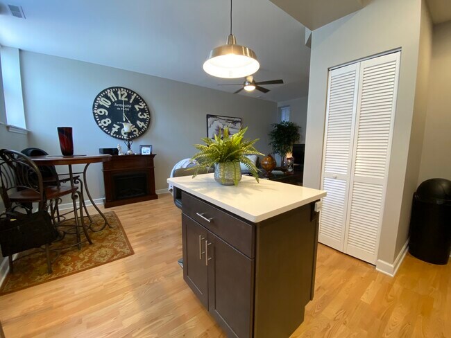 Foto del edificio - 6209 N Winthrop Ave