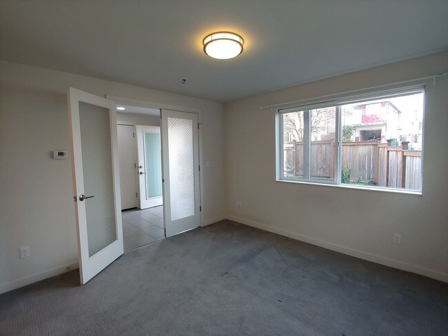 Building Photo - 3 br, 4 bath House - 2837 SW Nevada St