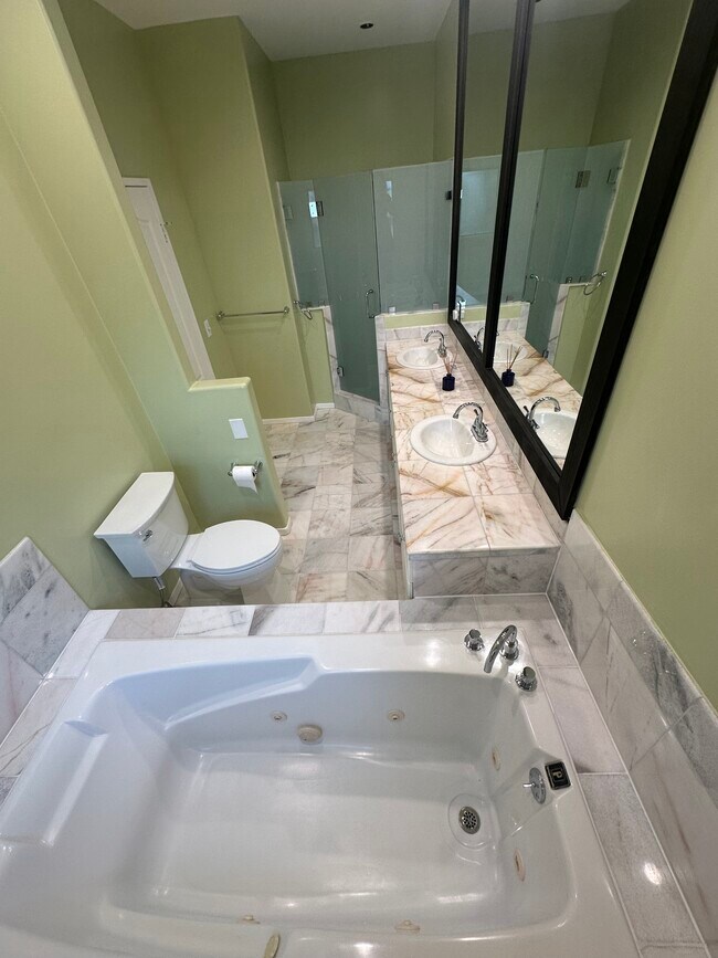 Foto del edificio - 11847 Laurelwood Dr