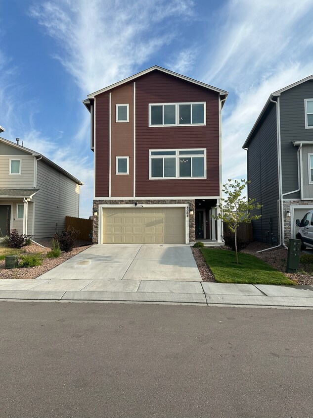 Primary Photo - 8064 Nico Way