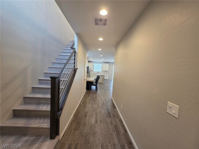 Foto del edificio - 9456 Brough Ave