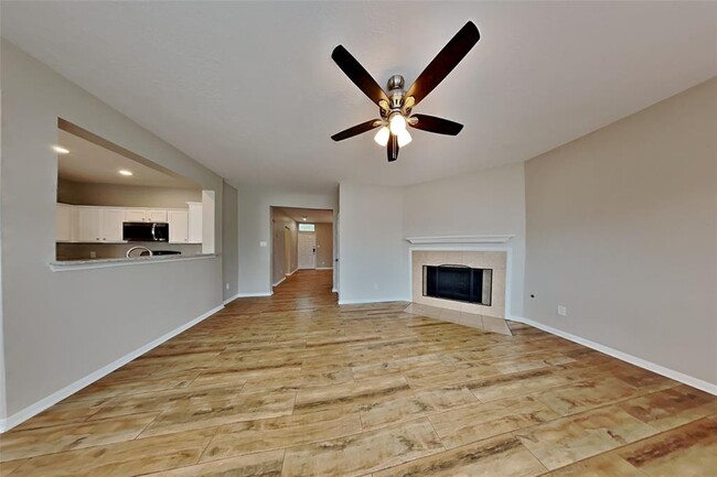 Foto del edificio - 7438 Riven Oaks Ct