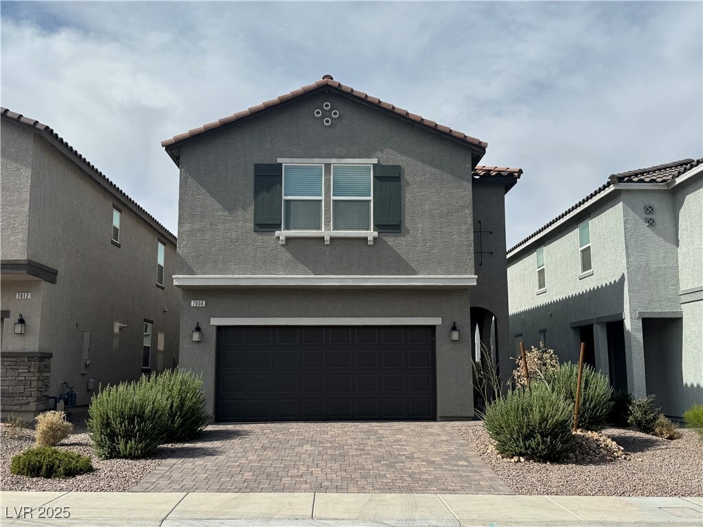 Primary Photo - 7006 Sylmar Ave