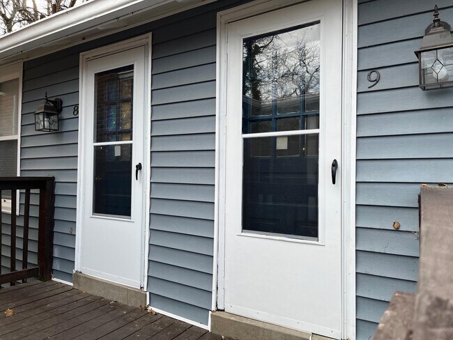 Building Photo - 1326 Barret Ave