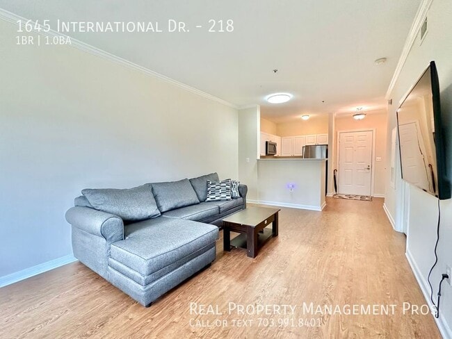 Building Photo - 1645 International Dr
