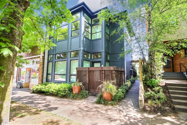 Foto del edificio - 2152 7th Ave W