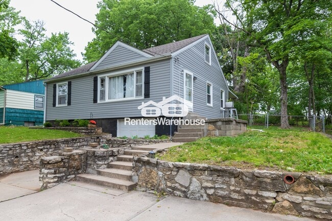 Building Photo - 5531 NW Venetian Dr