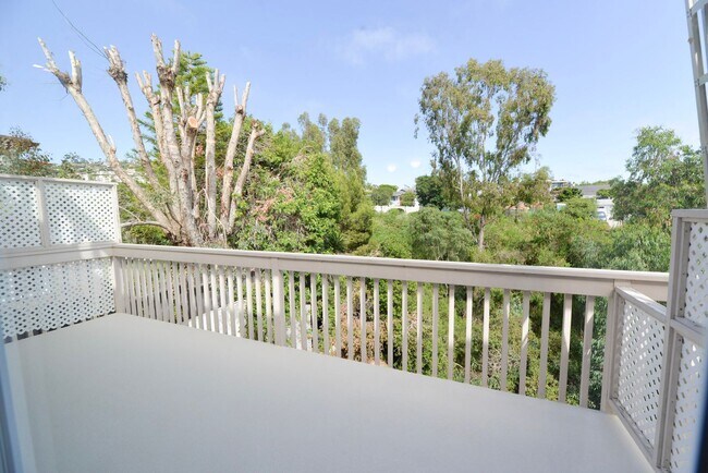 Foto del edificio - 251 Avenida Madrid