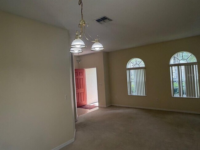 Foto del edificio - 10130 Shadow Creek Dr